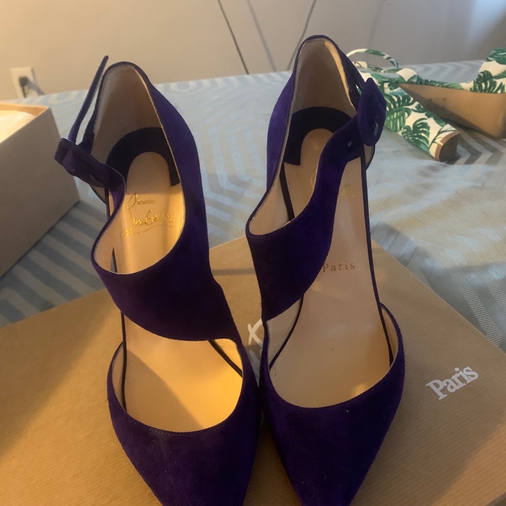 Heels - Picture 3 of 9